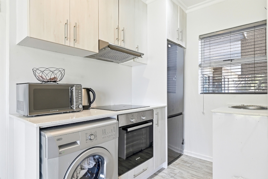 1 Bedroom Property for Sale in Wynberg Upper Western Cape